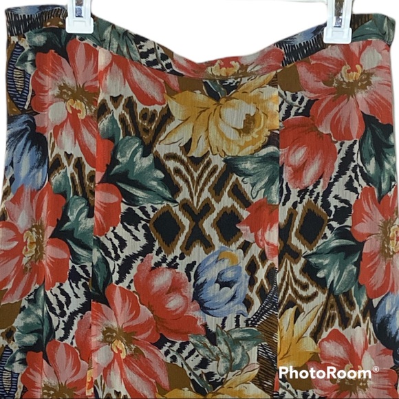 Skirt - Picture 2 of 16